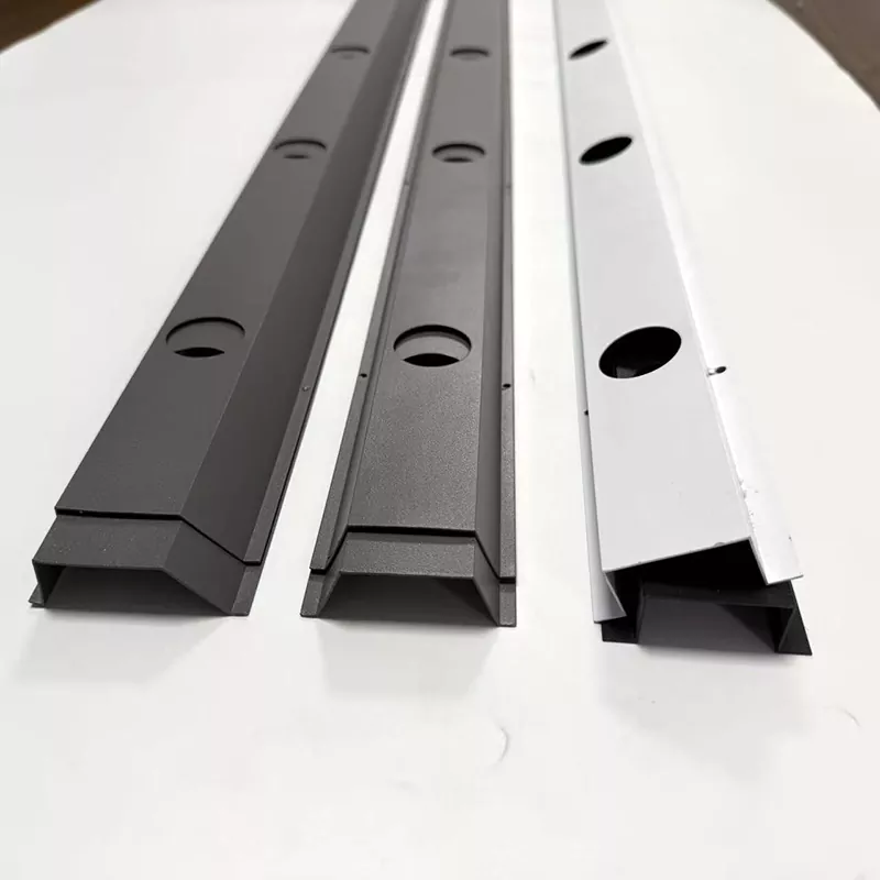 Cosa rende Hat Track essenziale per il design moderno e le applicazioni industriali?